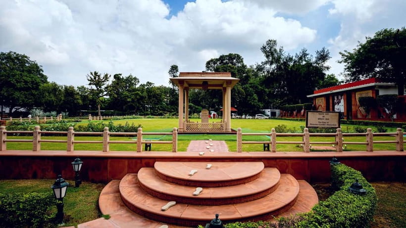 Delhi: Gandhi Museum & Raj Ghat Private Guided Tour - Raj Ghat: the memorial walk that feels quiet even in a city