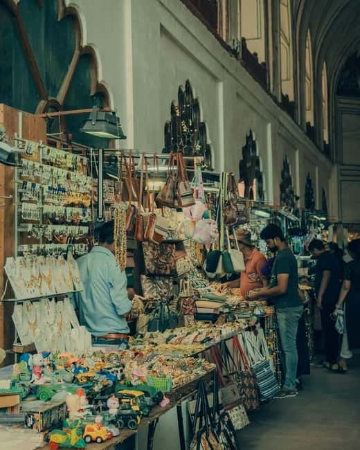 Delhi: Guided Shopping Tour Experience with Female Expert - Key highlights to know before you go