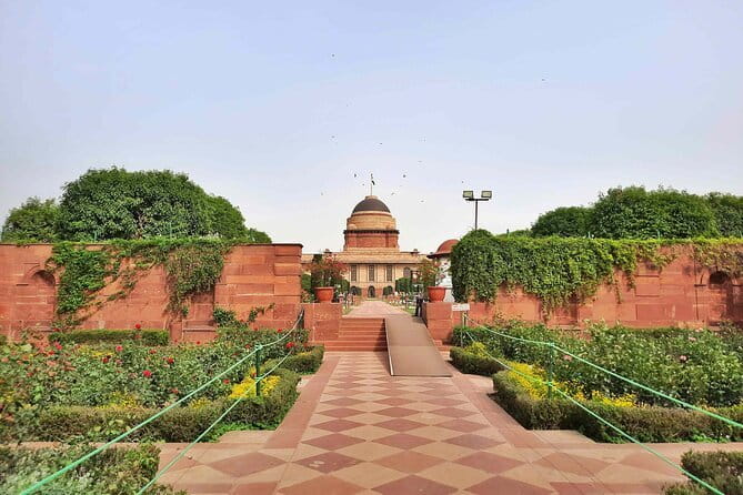 Delhi: Half day Old and New Delhi Tour on Iconic Landmarks - Red Fort and the Mughal-Made City Feel