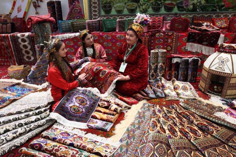 Delhi: Half day Shopping tour with guide by car. - Key things that make this shopping tour work