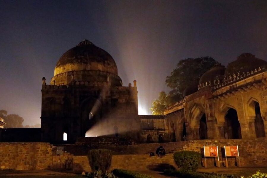 Delhi: Heritage Night Walking Tour with Food Tasting - Agrasen ki Baoli: The Stepwell Stop You’ll Remember