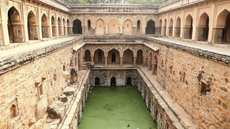 Delhi: Heritage Night Walking Tour with Food Tasting - Food Tasting on the Route: Small Bites, Big Taste of Delhi