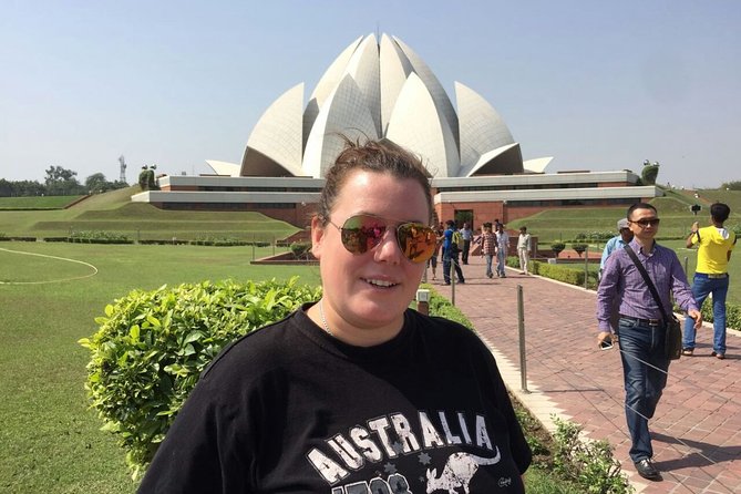 Delhi Highlights: Old & New Delhi Tour with Guide and Transfers - Lotus Temple, Raj Ghat, and Akshardham: Faith and Memory Stops