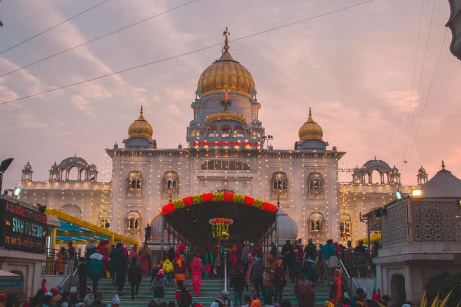 Delhi Highlights: Private Old & New Delhi with Fee Options - Walk the Lanes, Then Add a Gurudwara Stop (Bangla Sahib)