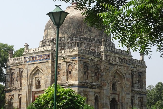 Delhi historical Gardens & Ruins - Mehrauli Archaeological Park: Delhi’s Layered Past in Motion