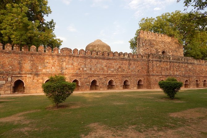 Delhi historical Gardens & Ruins - The Guide Makes the Difference: Jai Singh’s Storytelling Style