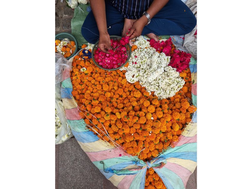 Delhi Like a Local: Food & Photography Full Day Tour - A hidden gem stop: where the guide’s local touch matters