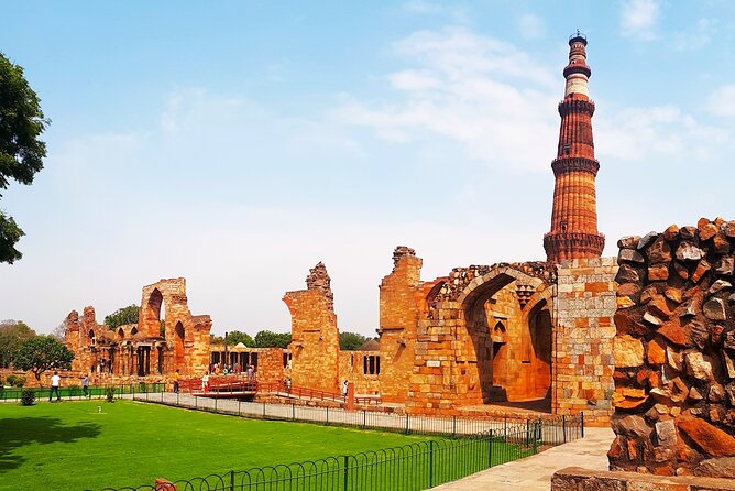 Delhi Local tour with Taj Mahal, 2 Days Tour (All inclusive) - Chandni Chowk by rickshaw: markets that feel like the real city