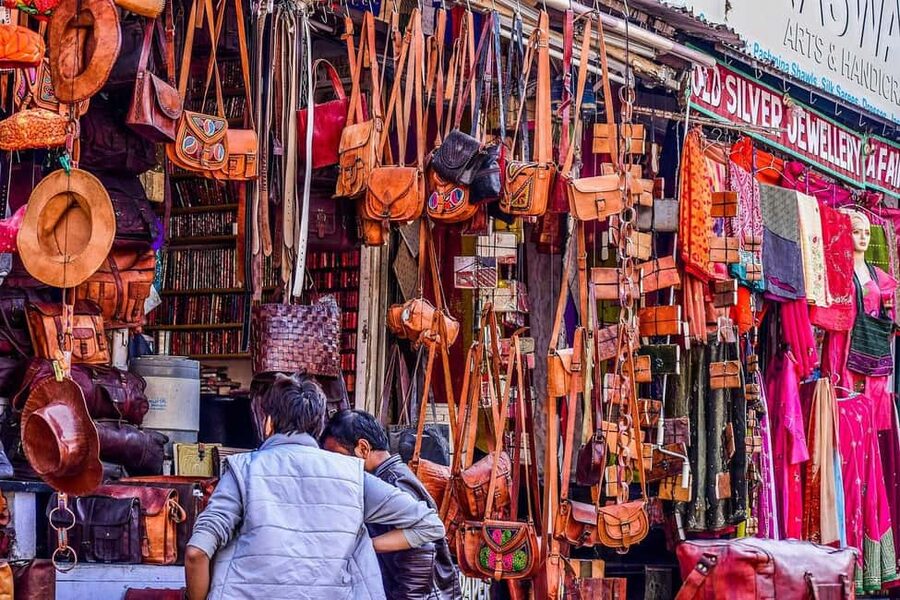 Delhi Markets: A Cultural Shopping Experience with an Expert - Janpath Market: boho style, Tibetan trinkets, and giftable finds