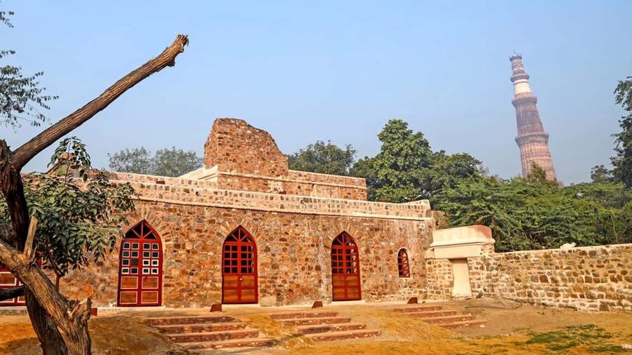 Delhi: Mehrauli Archaeological Park Tour with Qutub Minar - Why this 4-hour Mehrauli and Qutub Minar plan feels just right