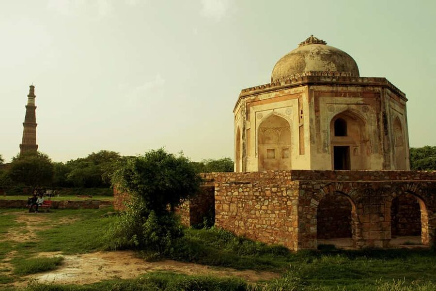 Delhi: Mehrauli Archaeological Park Tour with Qutub Minar - Mehrauli Park on foot: forest calm, then ancient stone