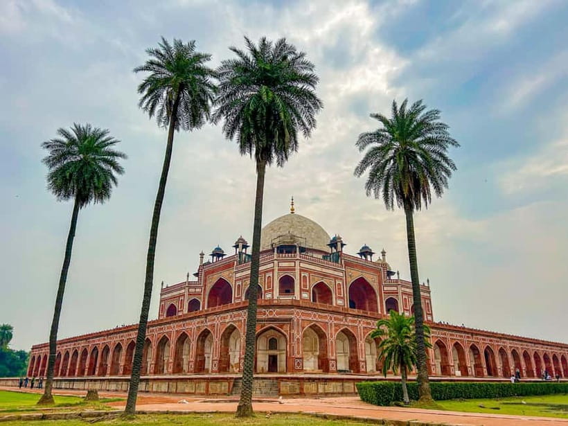 DELHI: NEW AND OLD SELF ITINERARY FULL DAY OR HALF DAY TOUR - A One-Day Mix of Old Delhi’s Streets and New Delhi’s Landmarks