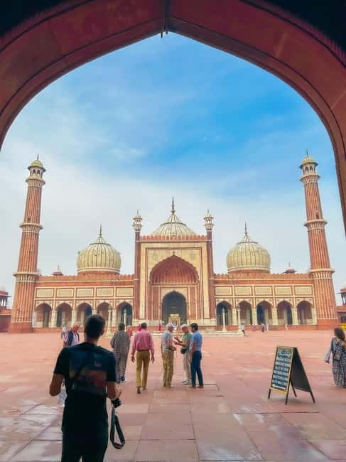 DELHI: NEW AND OLD SELF ITINERARY FULL DAY OR HALF DAY TOUR - Jama Masjid: India’s Largest Mosque, Up Close and Guided