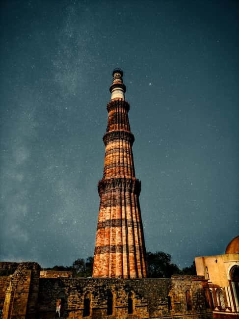 Delhi: New & Old Delhi Private Half or Full-Day Tour - Agrasen ki Baoli stepwell: the quiet pause that feels different
