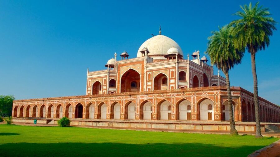 Delhi: Old and New Delhi One Day Tour - Getting around Delhi: your biggest enemy is time, not distance