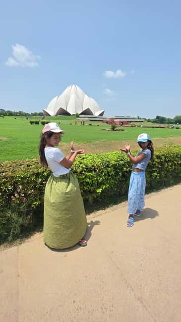 Delhi: Old And New Delhi Private Full Day & Half Day Tour - Raj Ghat: a calmer pause in the middle of the day