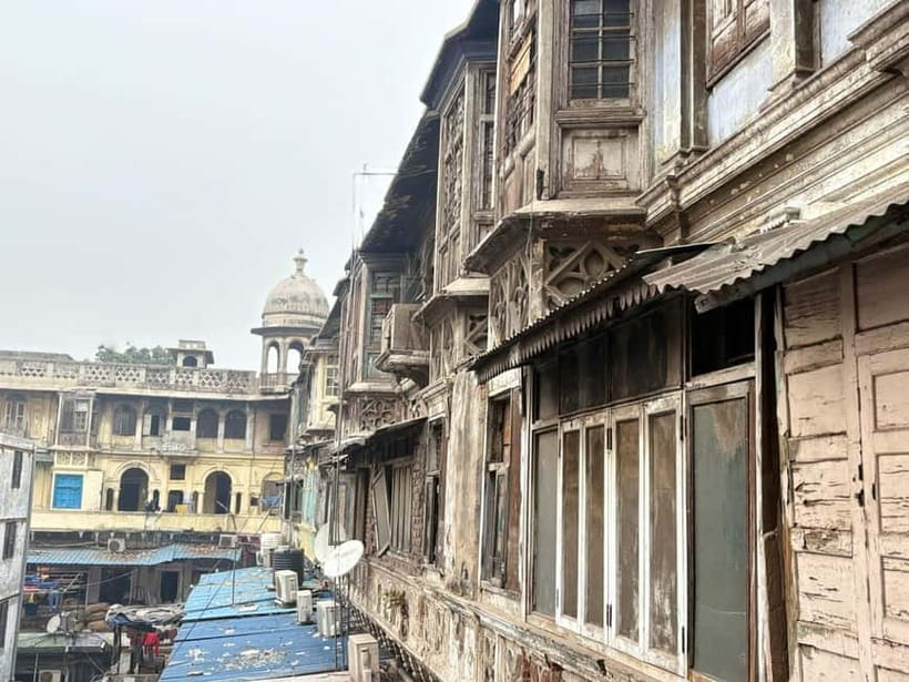 Delhi: Old and New Delhi Private Full or Half-Day City Tour - Gurudwara Bangla Sahib and the calm break you’ll appreciate