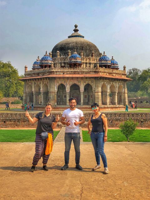 Delhi: Old And New Delhi Private Full Or Half-Day Tour - Sunheri Masjid and the Chandni Chowk ride by tuk-tuk