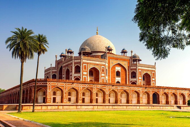 Delhi: Old and New Delhi Private One Day Tour - Qutub Minar: a UNESCO tower with a political past