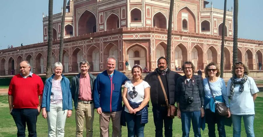 Delhi: Old Delhi and New Delhi Private Tour - Who runs the show: guides and drivers make the difference