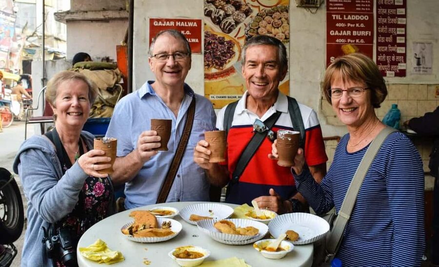 Delhi: Old Delhi City Street Food Tour - Meeting at Red Fort entry gate and getting your bearings fast