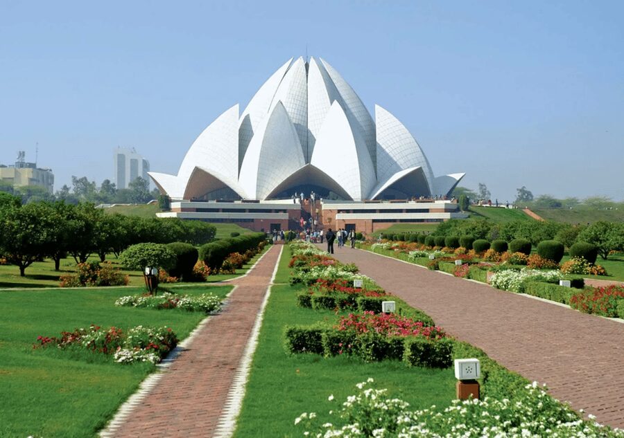 Delhi: Old Delhi & New Delhi Full & Half Day Private Tour - Red Fort area photo stop, then Agrasen ki Baoli’s quiet steps