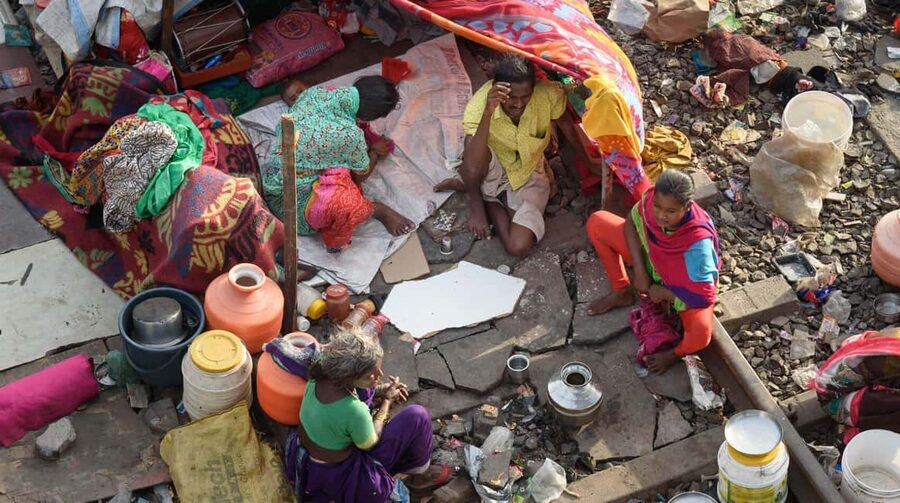 Delhi: Old Delhi Slum Tour by Metro or Car - Artisan workshop stop and small business: Souvenirs as support, not trophies