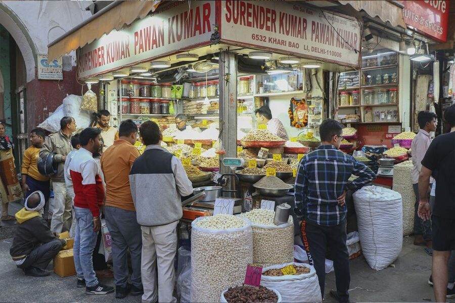 Delhi: Old Delhi & Spice Market Tour - Rickshaw/pedicab ride: seeing the hustle without getting swept away