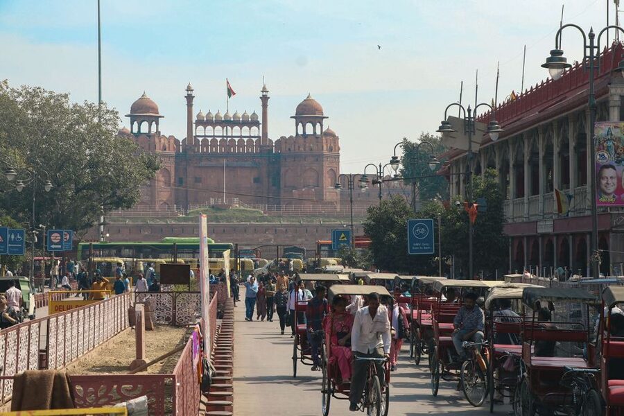 Delhi: Old Delhi Street Food Tour with Rickshaw Ride - Why This Tour Works: Food, Landmarks, and Getting Around