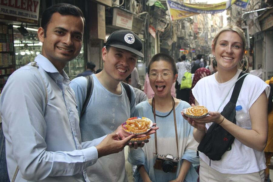 Delhi: Old Delhi Street Food Tour with Rickshaw Ride - Matia Mahal Fried Chicken: The Meat-Eater Option at the End