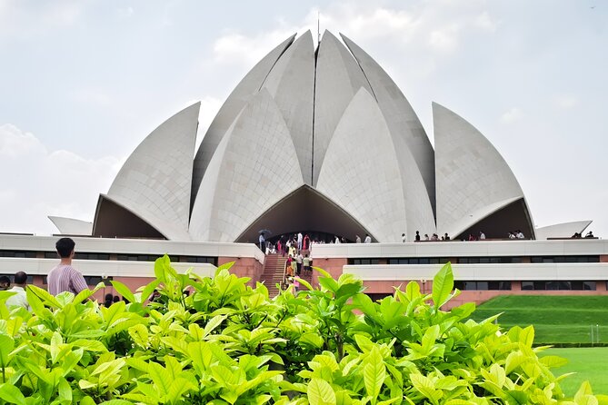 Delhi: Old & New Delhi Full And Half Day Private Guided City Tour - Red Fort (outside): a key sight without the ticket stress