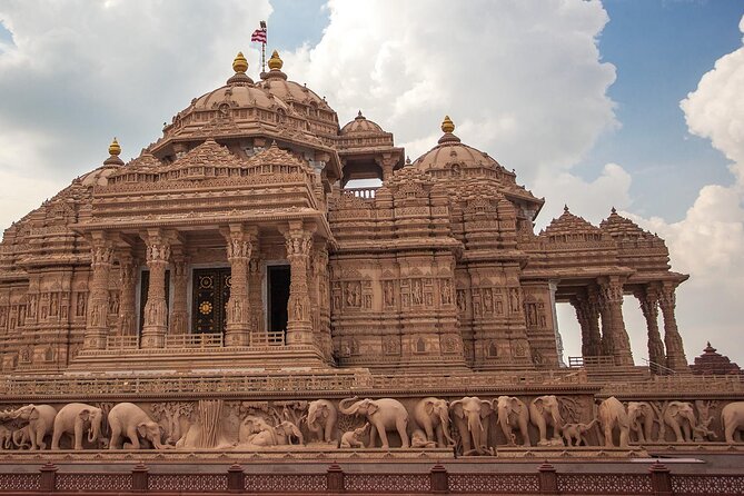 Delhi: Old & New Delhi Full or Half Day Tour - Gurudwara Bangla Sahib and Langar: A Calm Reset