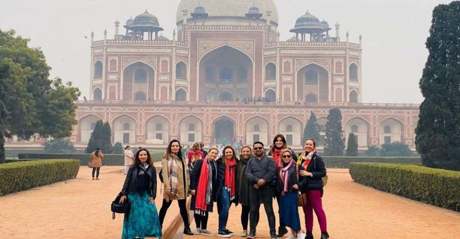 Delhi: Old & New Delhi Private Full Day or Half Day Tour - Chandni Chowk by Rickshaw: The Spice Market Moment