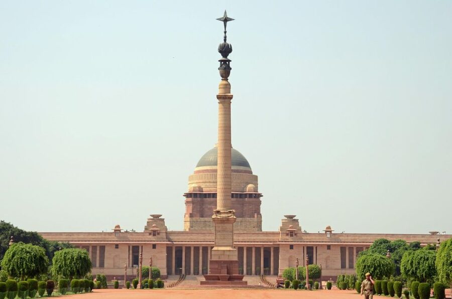 Delhi: Old & New Delhi Private Guided City Tour with Options - Qutub Minar: the skyline moment you’ll remember