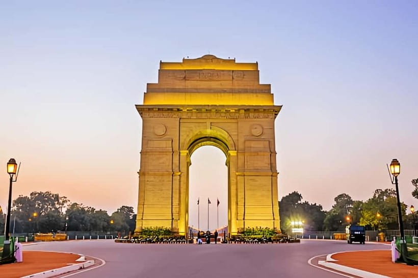 Delhi: Old & New Delhi Private Guided Full or Half-Day Tour - Red Fort outside photos: the classic skyline shot with no entry stress