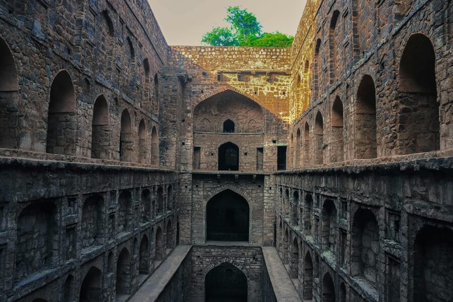Delhi: Old & New Delhi Private Tour with Rickshaw Ride - Red Fort from the outside: a classic landmark with an important limitation