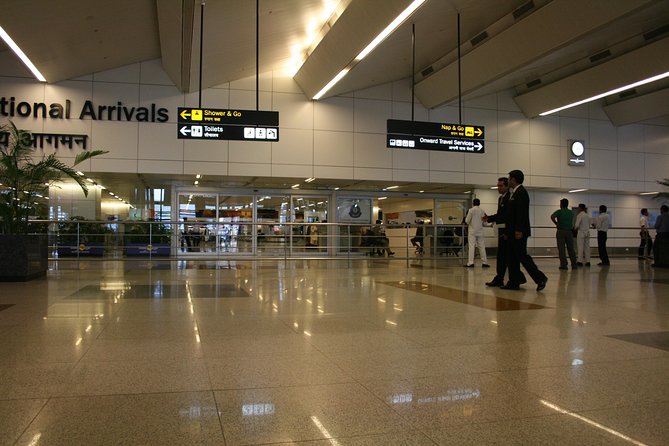 Delhi - Private arrival transfer from Airport to Hotel - The chauffeur experience: comfort, language, and safety checks