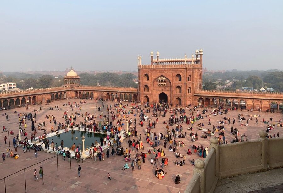 Delhi: Private Chandni Chowk, Food Tasting, & Tuk-Tuk Tour - Meeting at Jama Masjid Metro Gate #1 and stepping into the history zone