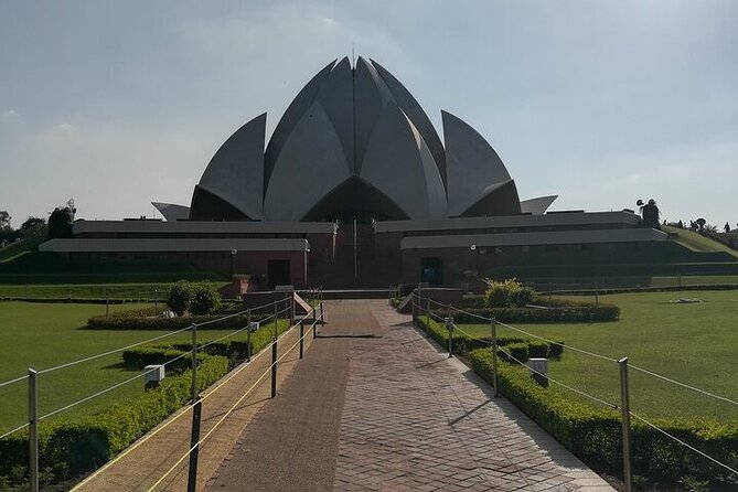 Delhi Private City Tour With Spice Market In 8 Hours - By Car - Qutub Minar: The Tower That Explains Style Fusion