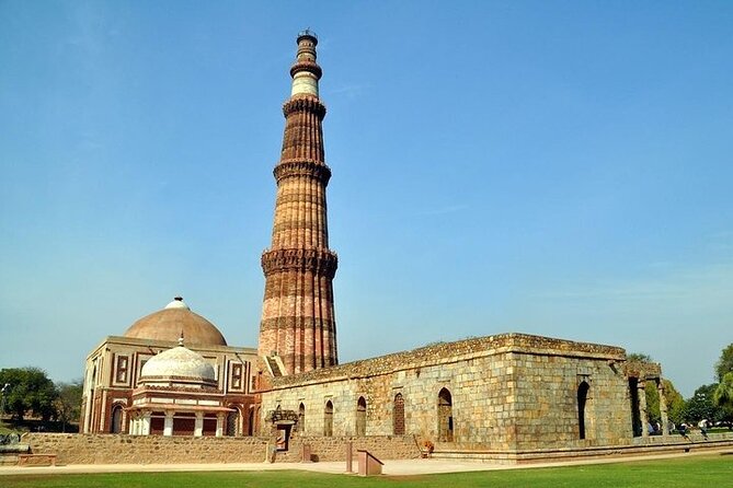 Delhi Private City Tour With Spice Market In 8 Hours - By Car - Stop-by-Stop: Jama Masjid, Red Sandstone Majesty, and Entry Costs