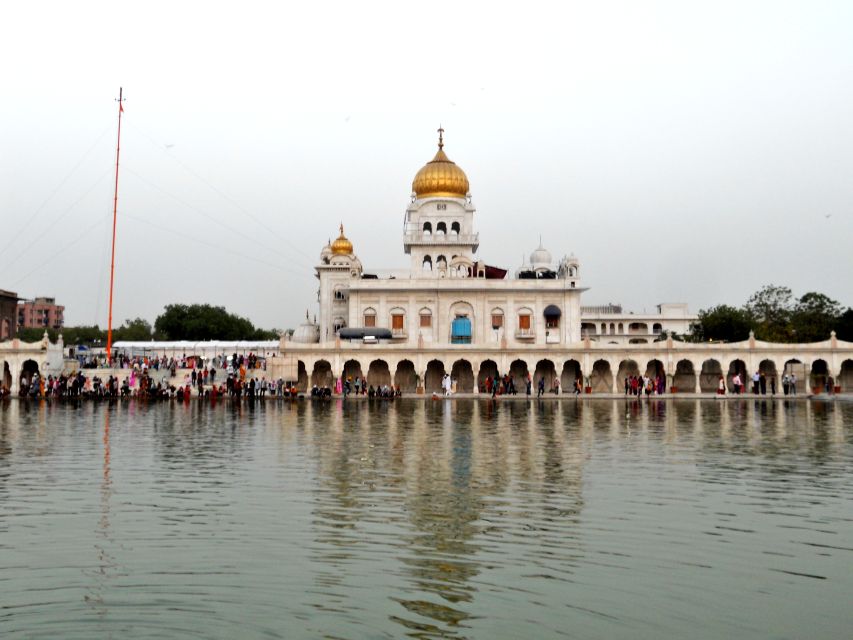 Delhi: Private Delhi Spiritual Sightseeing Tour By Car - A practical lunch break that doesn’t derail the day