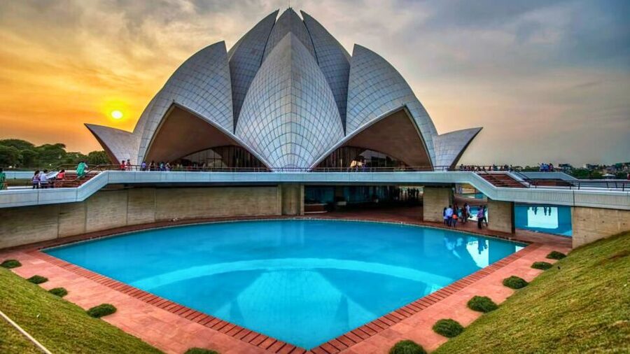 Delhi: Private Delhi Spiritual Sightseeing Tour By Car - The guide and driver setup: what you should look for (and what past bookings highlighted)