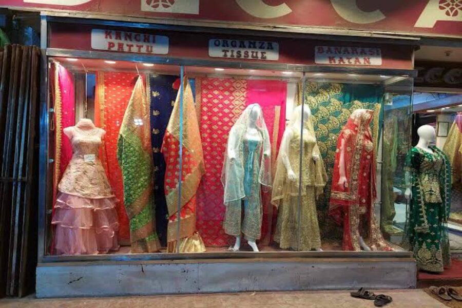 Delhi: Private Guided Shopping Tour in A/C car with transfer - Indo Cottage Emporium and the Golden Arcade Cottage Emporium Stop: Crafts You Can Actually Take Home