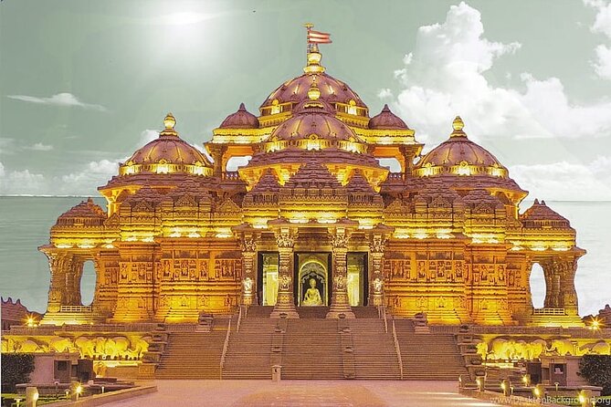 Delhi: Private Guided Spiritual Sites Tour in Delhi - Chandni Chowk in motion: Sunheri Masjid to the market streets