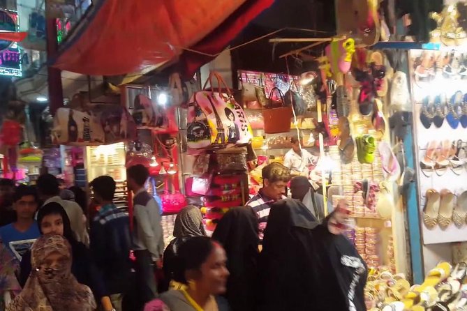 Delhi: Private Half-Day Guided Shopping Tour with Transfer - Getting picked up around Delhi (and why that matters)