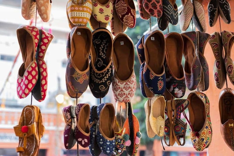 Delhi: Private Half-Day Shopping Tour with Guide & Transfers - Why a 4-hour Delhi shopping sprint works