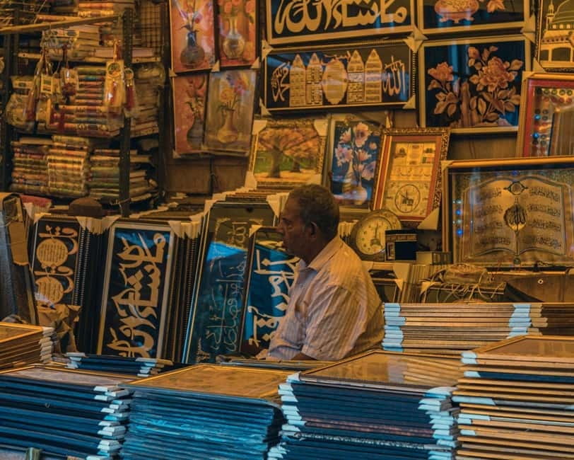 Delhi: Private Half-Day Shopping Tour with Guide & Transfers - Pedicab/rickshaw: the quick local flavor break