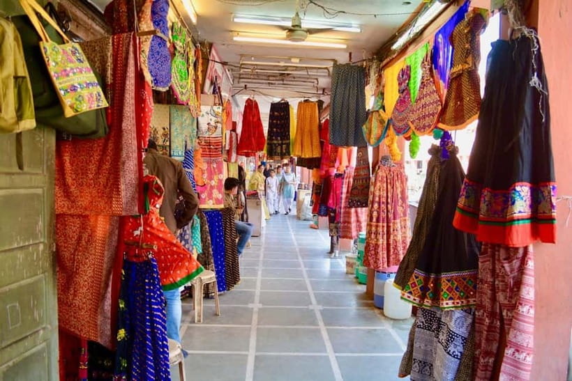Delhi: Private Half-Day Shopping Tour with Guide & Transfers - Kashmir Cashmere: what to ask before you buy