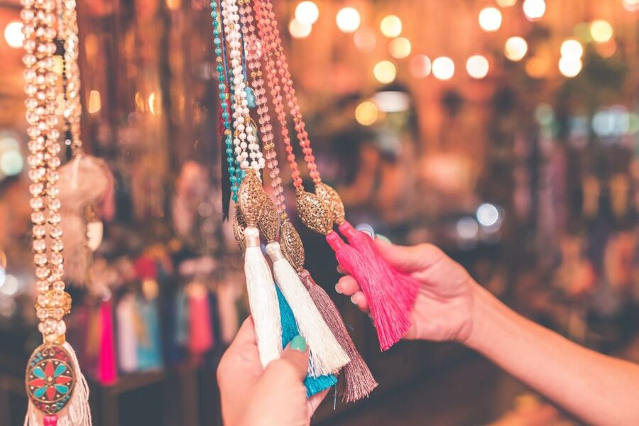 Delhi: Private Half-Day Shopping Tour with Guide & Transfers - A guide’s personality can change the whole day