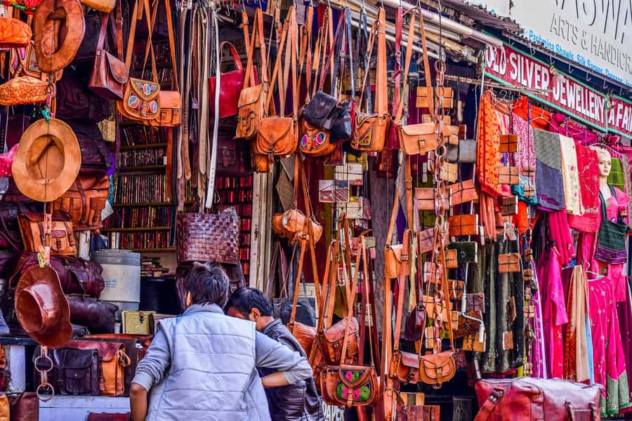Delhi: Private Half-Day Shopping Tour with Transfer - Comfort and control: the real value is the private transfer